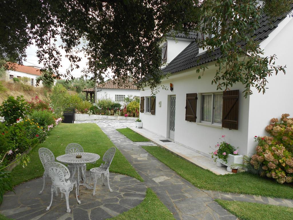 Casa Da Costureira Guest House Olival Eksteriør bilde